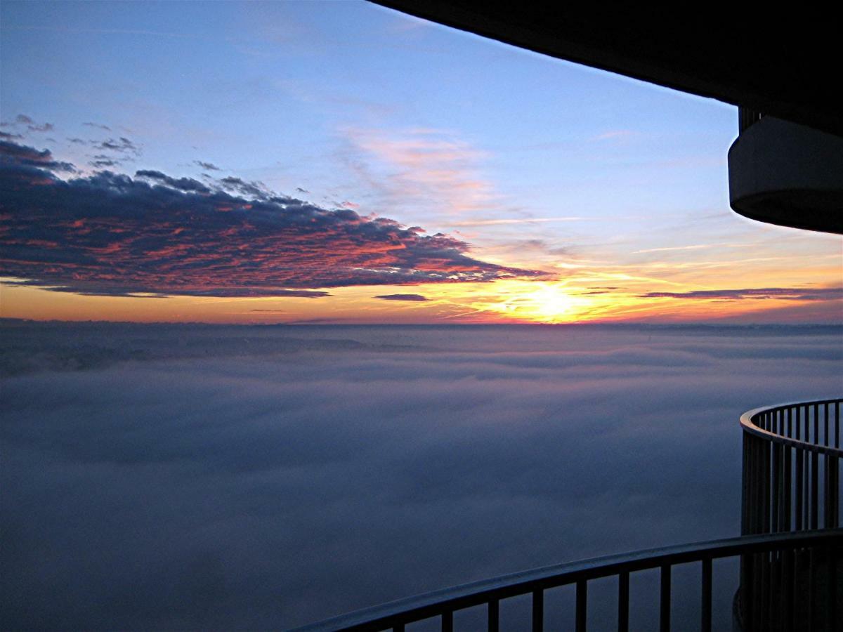 Royal - Sky - Suite Augsburg Exteriör bild